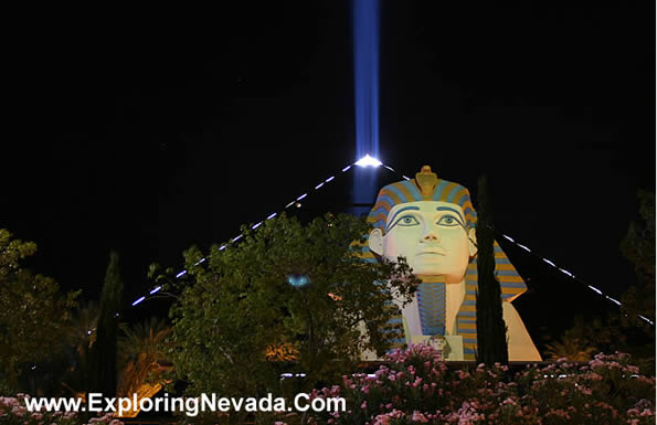 The Luxor at Night, Photo #1
